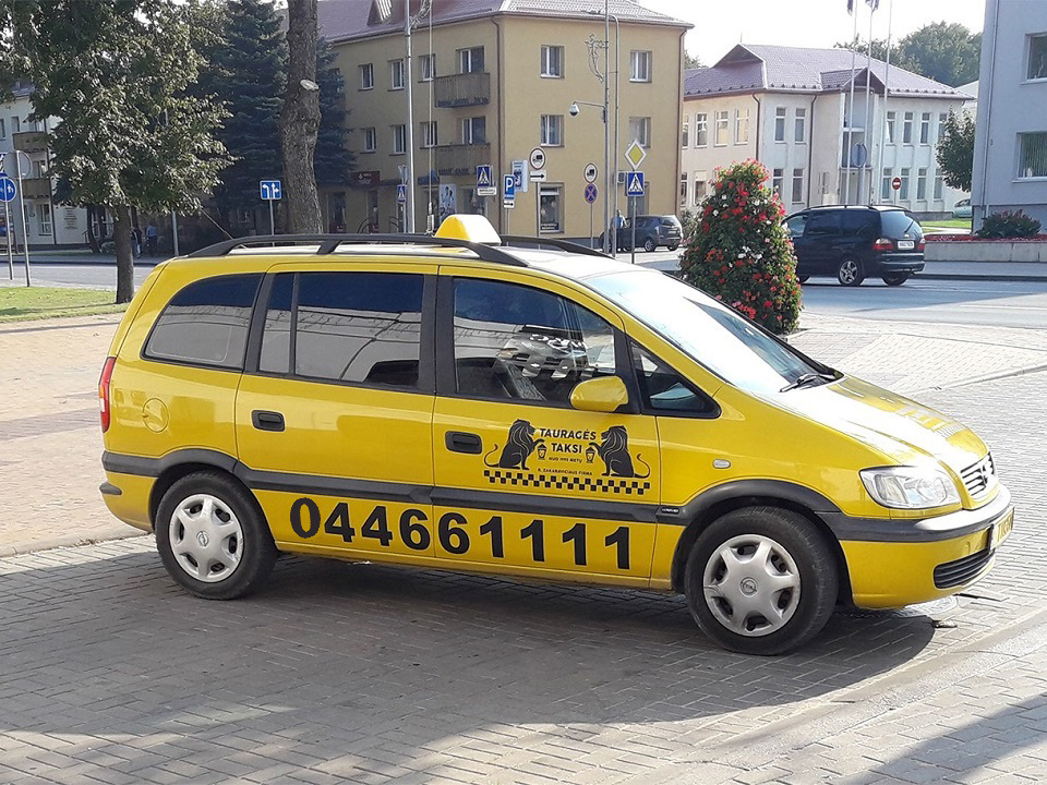 Tauragės taksi automobilis